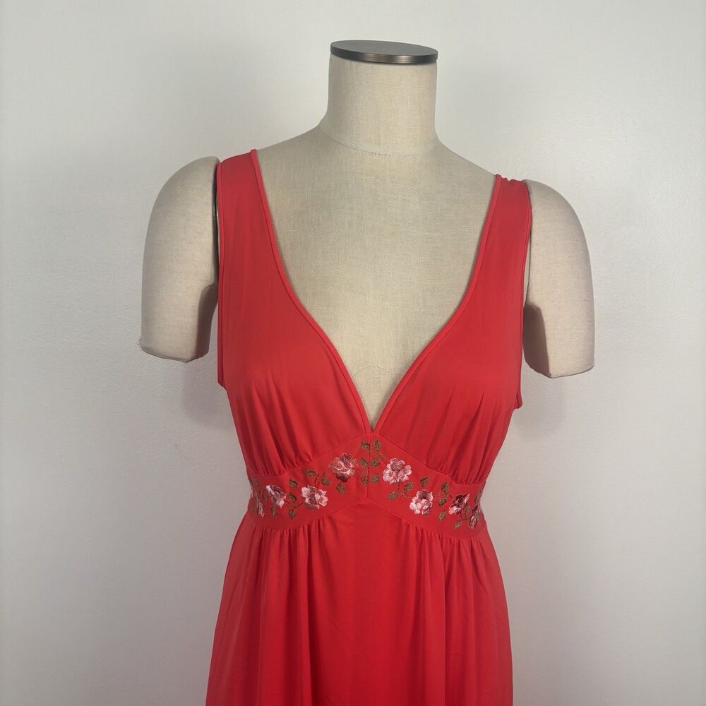 Vintage Shadowline Red Nylon Peignoir Set Nightgown Robe Embroidered Medium USA - Picture 7 of 10